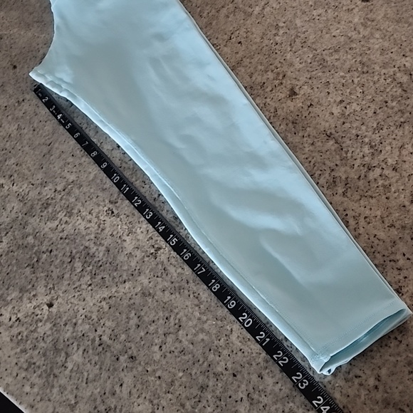 Alo Yoga light blue legging! - Picture 9 of 9